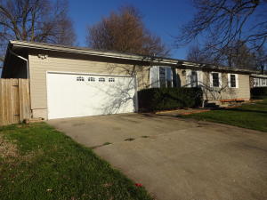 3234 N Stewart Ave, Springfield, MO 65803 photo 1