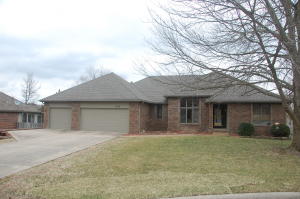 1452 S Summer Pl, Springfield, MO 65809 photo 1