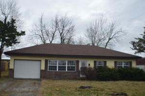 212 E Hadley St, Aurora, MO 65605 photo 1