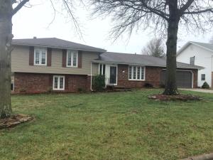 1850 E Arlington Dr, Springfield, MO 65803 photo 1