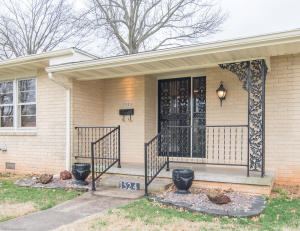 1524 W Swan St, Springfield, MO 65807 photo 1