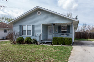 1129 N Oak Park Dr, Springfield, MO 65802 photo 1