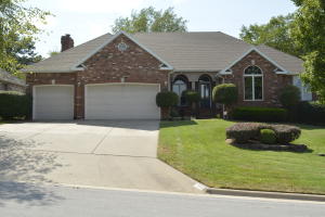 1977 S Brittany Pl, Springfield, MO 65809 photo 1