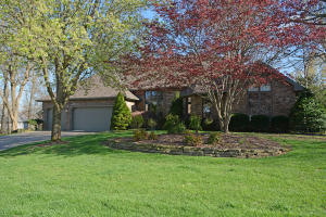 2220 E Carleton Ct, Springfield, MO 65804 photo 1