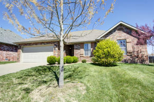 3127 W Melbourne St, Springfield, MO 65810 photo 1