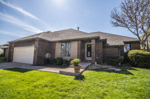 917 S Abbey Ct, Springfield, MO 65809 photo 1