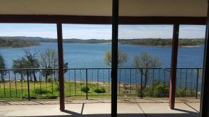 284 Rome Cir, Lampe, MO 65681 photo 1