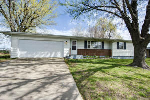 120 Melody Ln, Monett, MO 65708 photo 1