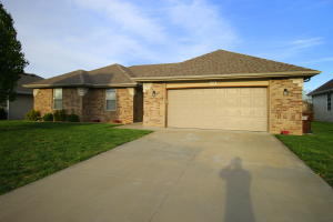768 S Brecklyn Rd, Springfield, MO 65802 photo 1