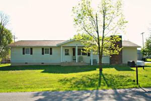 404 Pine Rdg, Marshfield, MO 65706 photo 1