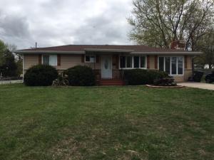 732 E Walnut St, Aurora, MO 65605 photo 1