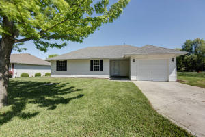 331 W Cline St, Aurora, MO 65605 photo 1