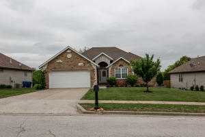 4323 W Forest Ridge Rd, Brookline, MO 65619 photo 1