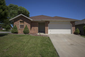 1216 N Nolting Ave, Springfield, MO 65803 photo 1