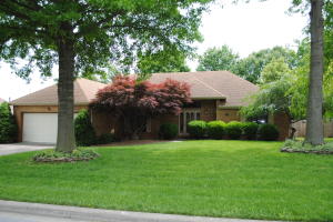 1918 S White Oak Ave, Springfield, MO 65809 photo 1