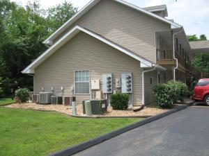 8 Hunters Cv #1, Branson, MO 65616 photo 1