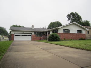 3161 E Linwood St, Springfield, MO 65804 photo 1