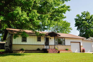 703 E Division, Bolivar, MO 65613 photo 1