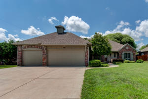 3297 S Victoria Ave, Springfield, MO 65809 photo 2
