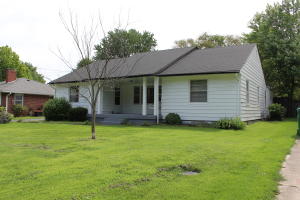 636 N Pine St, Marshfield, MO 65706 photo 1