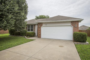 730 S Hazelnut Ave, Springfield, MO 65802 photo 1