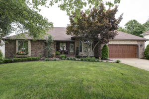 1300 S Raintree Pl, Springfield, MO 65809 photo 1