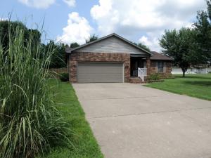 819 Mcphail Dr, Aurora, MO 65605 photo 1