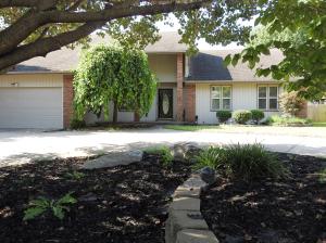 1242 E Knob Hill St, Springfield, MO 65804 photo 1