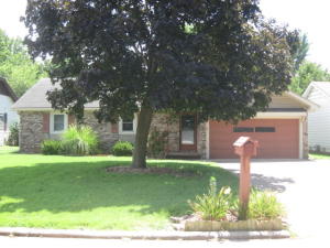 1066 E Cambridge St, Springfield, MO 65807 photo 1