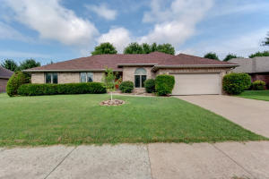 3521 S Barnes Ave, Springfield, MO 65804 photo 1