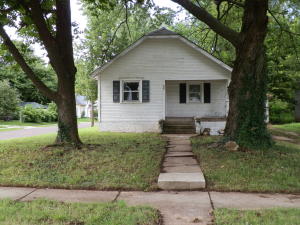 827 W Poplar St, Springfield, MO 65802 photo 1
