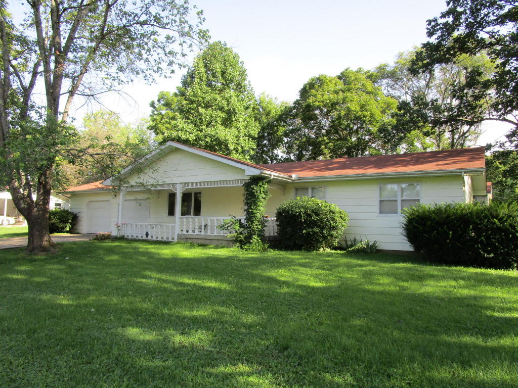 406 W 3rd St, Mountain View, MO 65548 photo 1