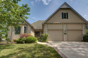 1032 S Carriage Ave, Springfield, MO 65809 photo 1