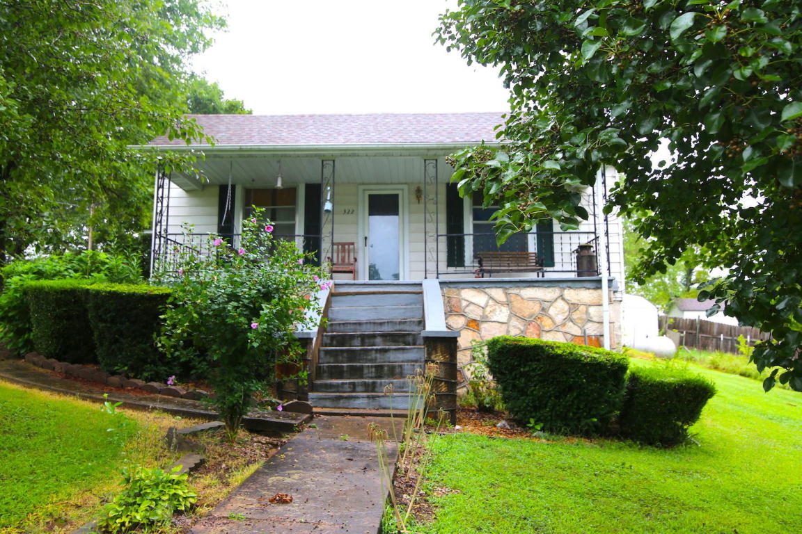 322 Vine St, Thayer, MO 65791 photo 1