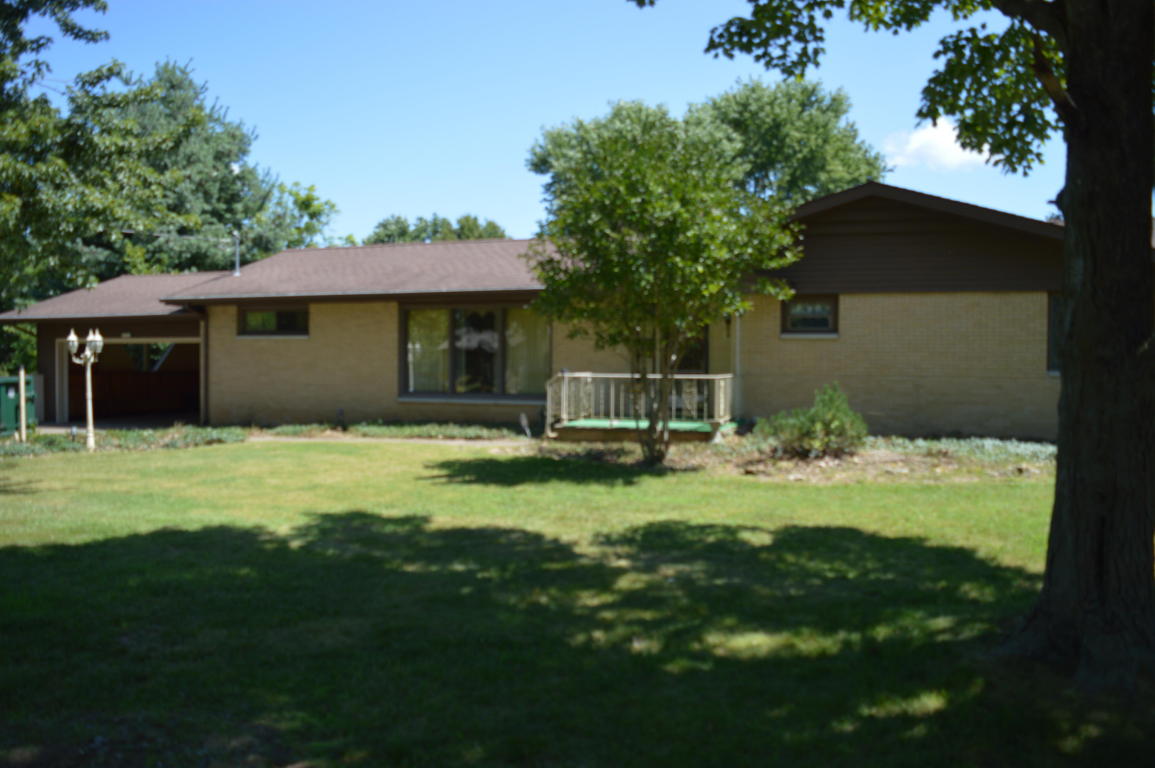 606 Sunshine Dr, Aurora, MO 65605 photo 1