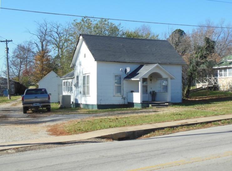 106 North Pne, Mountain View, MO 65548 photo 1