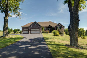 1626 Regency Ln, Nixa, MO 65714 photo 1