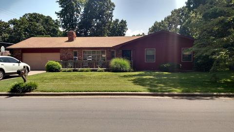 1026 W Beverly Hills Dr, Springfield, MO 65803 photo 1