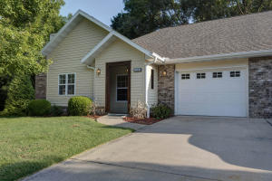 1055 W Ildereen Ct, Springfield, MO 65807 photo 1