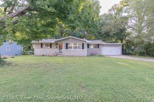 1319 S Lone Pine Ave, Springfield, MO 65804 photo 1