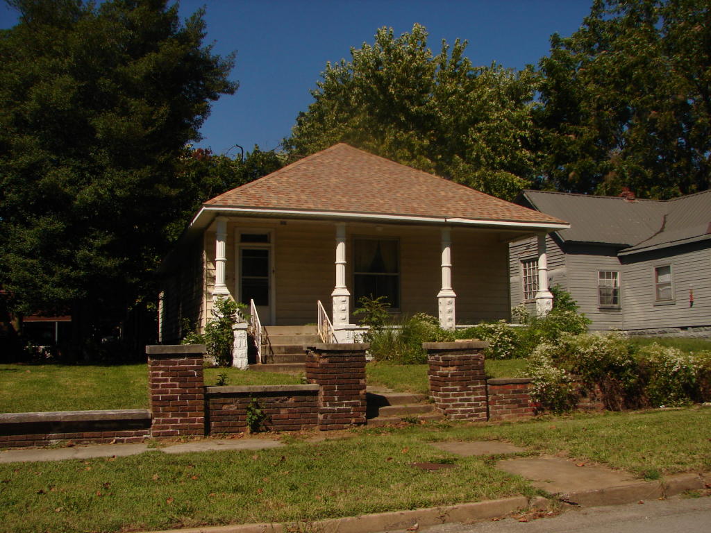806 N Central, Monett, MO 65708 photo 1