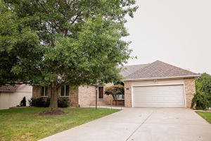 3957 N Pickwick Ave, Springfield, MO 65803 photo 1