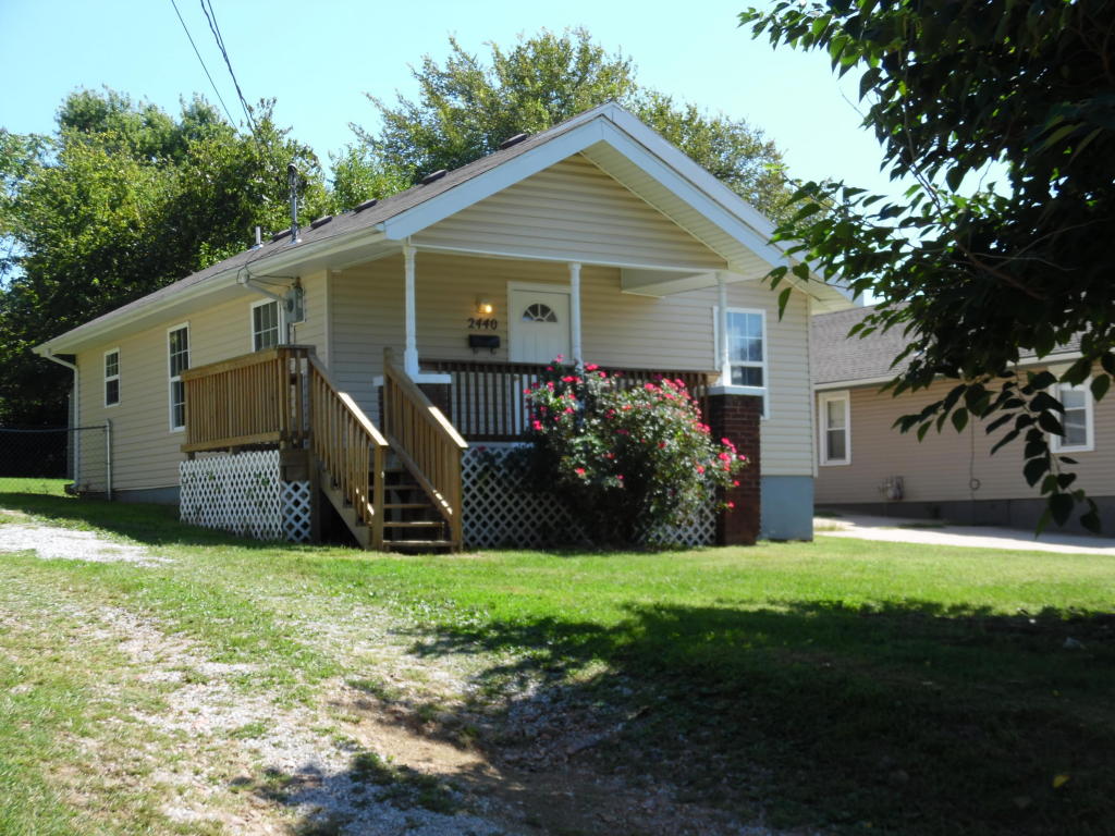 2440 N Johnston Ave, Springfield, MO 65803 photo 1