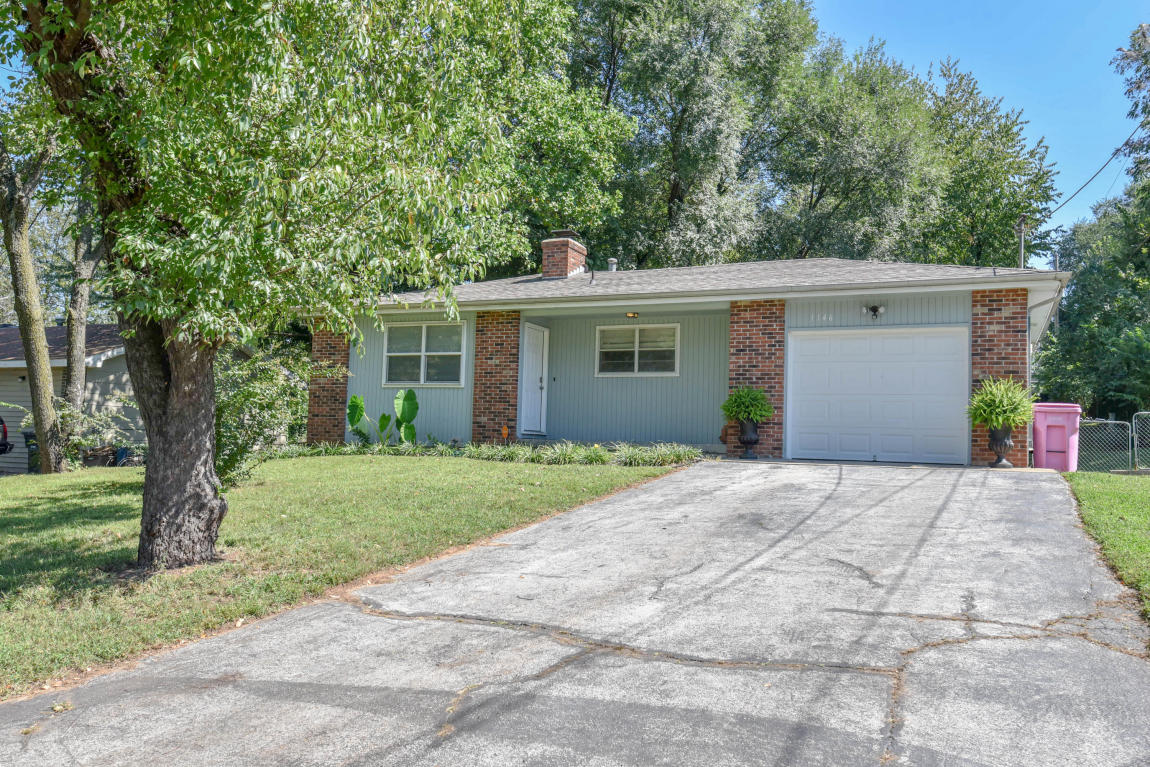 1146 S Oak Park Dr, Springfield, MO 65802 photo 1