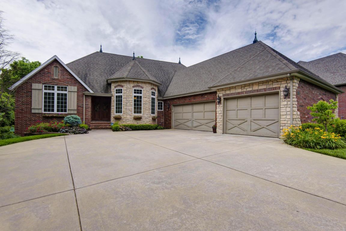 4284 E Woodland St, Springfield, MO 65809 photo 1