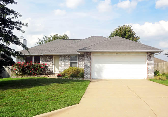 3717 W Overland St, Springfield, MO 65807 photo 1