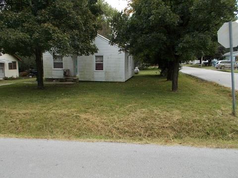 826 N Locust St, Buffalo, MO 65622 photo 1