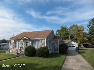 1117 Sycamore St, Carthage, MO 64836 photo 1