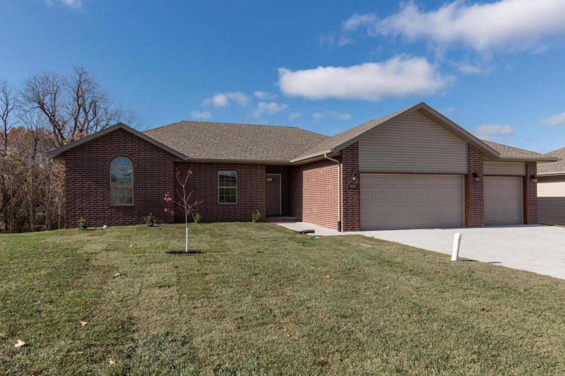 3037 N Albertha Ave, Springfield, MO 65803 photo 1
