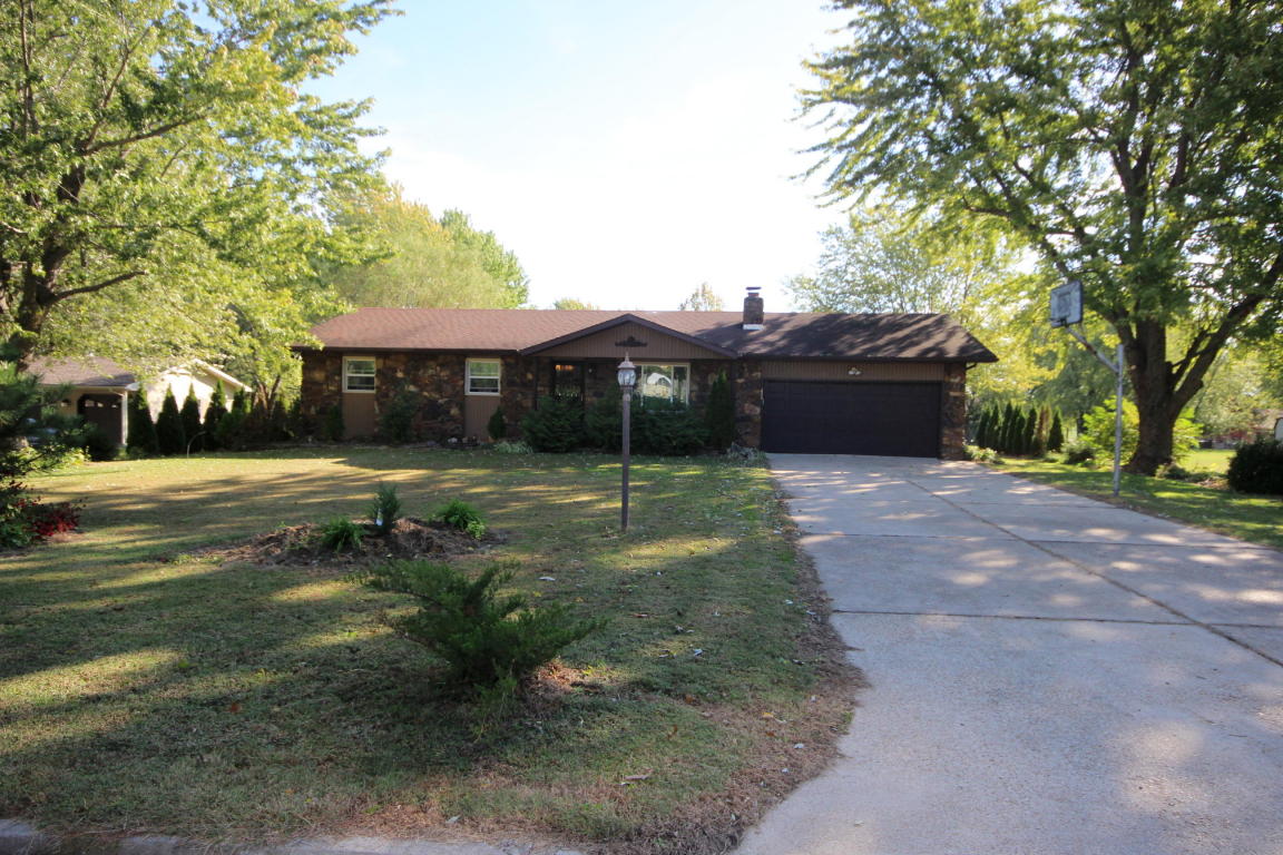 226 N Walnut St, Marshfield, MO 65706 photo 1